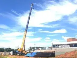 Locação de Guindaste sobre caminhão no Litoral