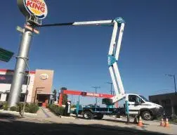 Locação de plataforma elevatória sobre caminhão em Santo André